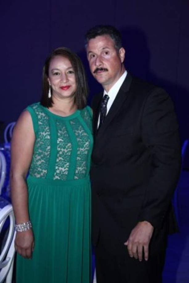 Mirna y Ricardo Uclés.