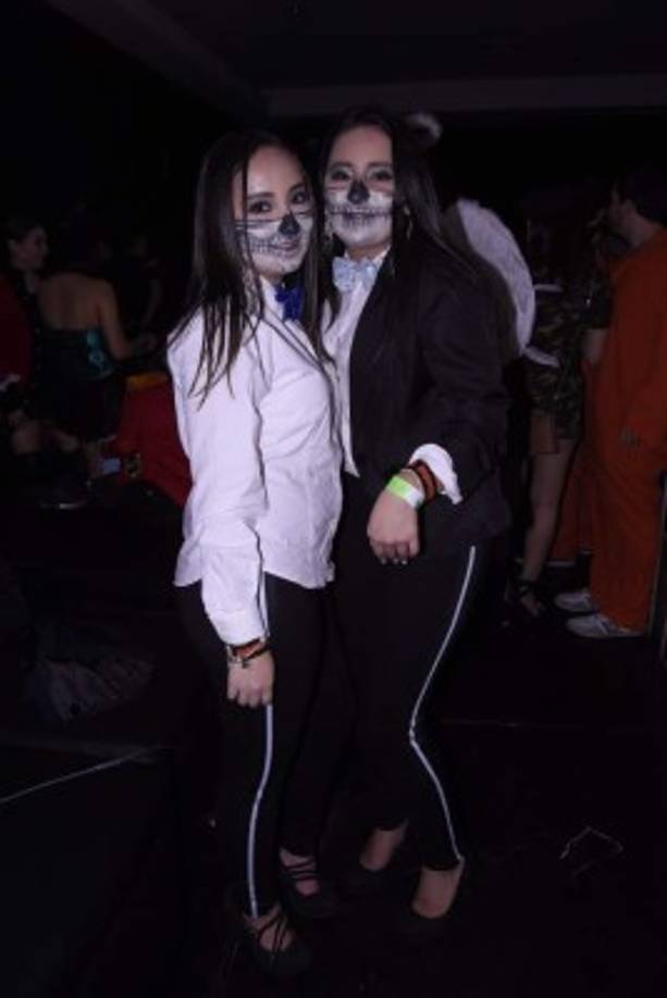 Mariela Serrano y Nicole Gálvez.