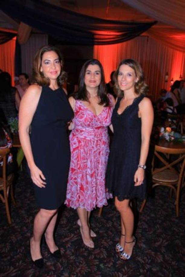 Mónica Yibrín, Violeta Rivera y Margarita Hawit.