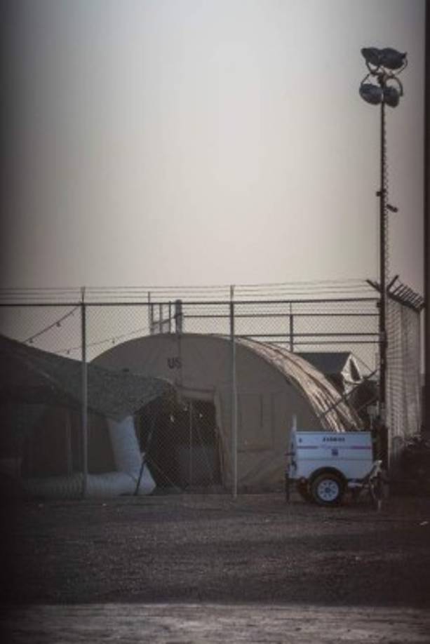 Otros fueron llevados a una instalación con tiendas de campaña construida recientemente para acoger a familias migrantes y ubicada en la ciudad texana de El Paso, en una de las áreas fronterizas más activas de la actual oleada migratoria.