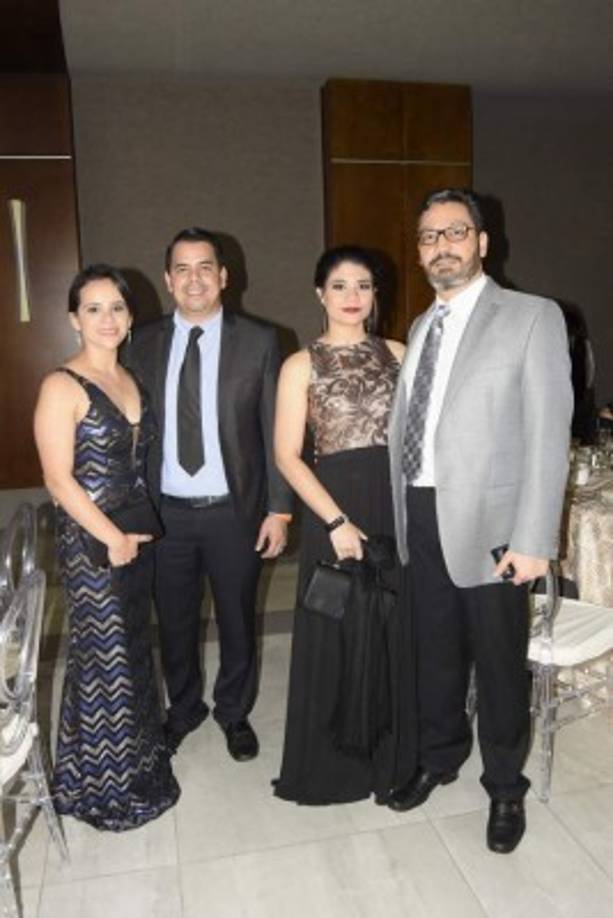 Jenny y José López con Marcela Funes y Jorge Frech.