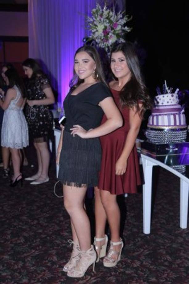 Sarah y Valeria Downing.