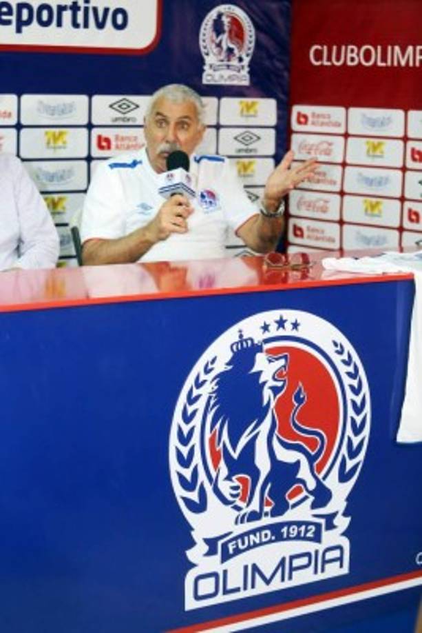 Manuel Keosseián ofreció su primera conferencia de prensa como entrenador del Olimpia.