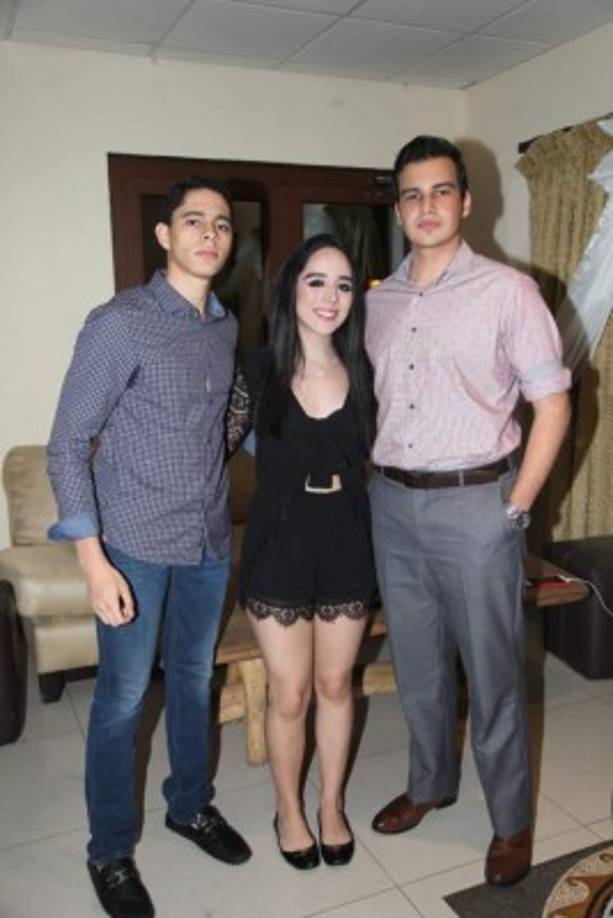 Tulio Romero, Claudia García y Hebber Oseguera.