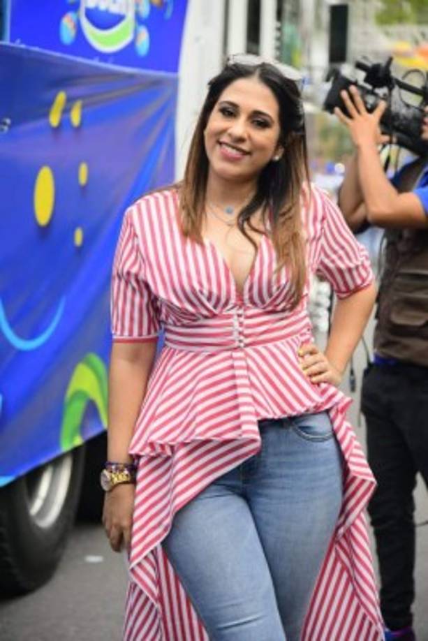 Alejandra Borjas cautivó a los sampedranos con su sonrisa.