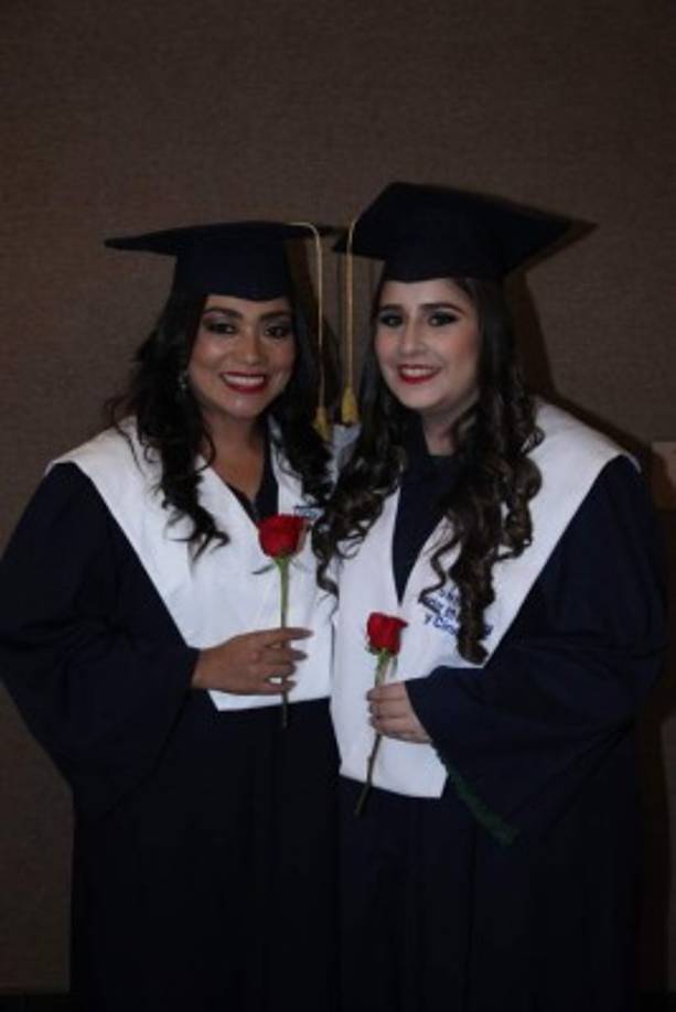 Karime Argueta y Andrea Pineda.