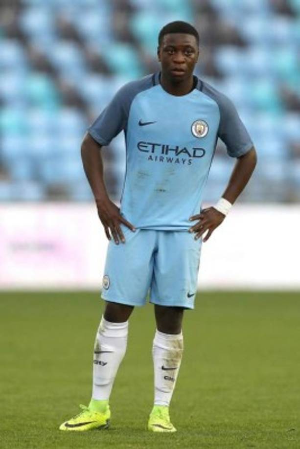 El Glasgow Rangers ha confirmado la cesión del jugador del Manchester City, Aaron Nemane. El extremo de 19 años sale en busca de minutos para poder convencer a Guardiola en un futuro.