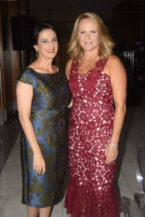 Karla Facussé y Vivian Chahín.