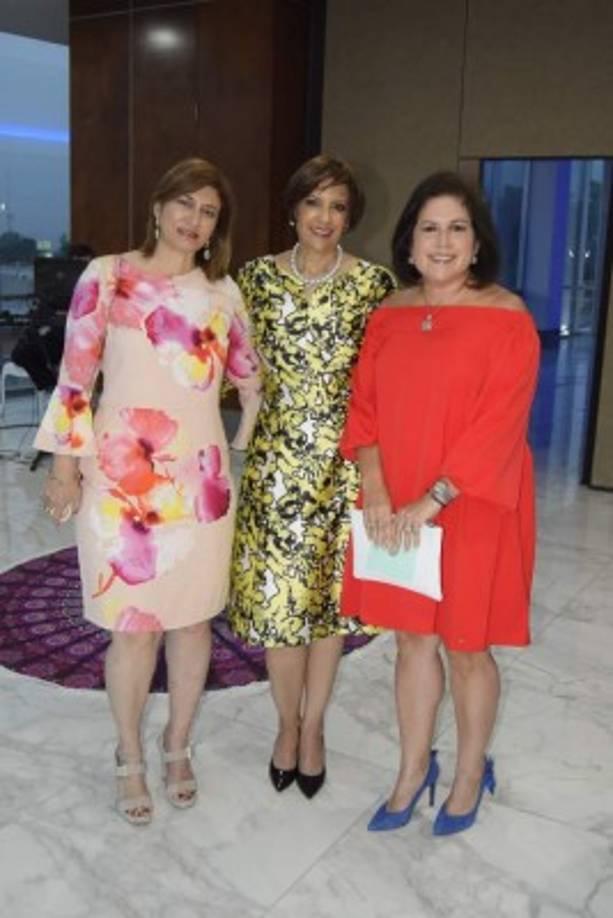 Yadira Andonie, Juanilla Kattán y Ana Clemencia Férez.