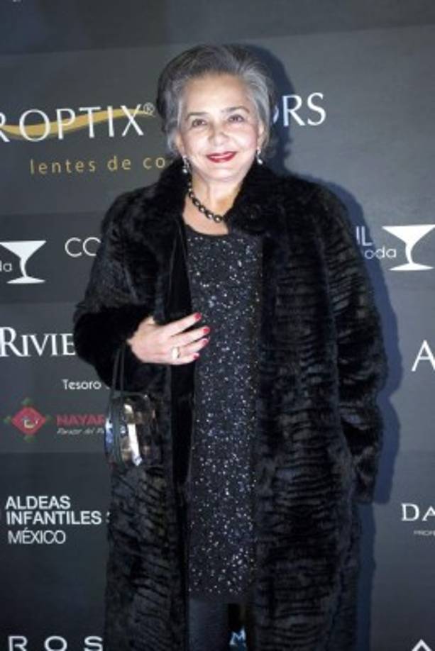 Ana Martín<br/>La estrella mexicana sufrió mucho en su infancia y por eso decidió no experimentar la maternidad. 'No admito a quienes dicen que me veo realizada por tener un hijo, o por soledad, a mí se me hace un egoísmo tremendo', dijo la actriz de telenovelas, quien vivió en un internado durante nueve años. <a href='https://www.laprensa.hn/fotogalerias/farandula/1378725-411/famosos-madres-hijas-rivales-peleas-mala-relacion-maternal' style='color:red;text-decoration:underline' target='_blank'>MIRA: Madres e hijas rivales: famosos con una pésima relación maternal</a>