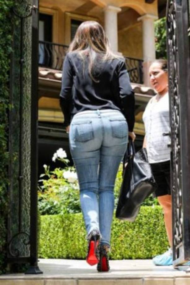 Khoe en sus ratos libres saliendo de compras.