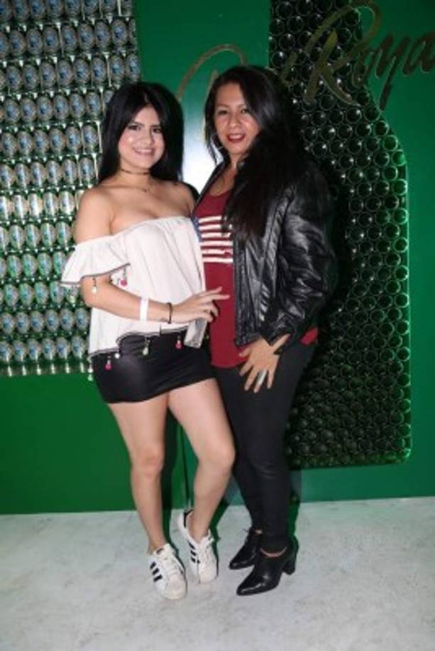 Katy Zelaya y Karla Cabrera.