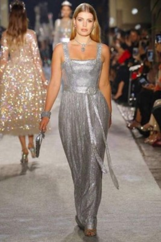 Ha modelado para Dolce & Gabbana y asiste a los principales eventos fashion de toda Europa, lo cual le ha ganado más de 200 mil seguidores en Instagram.