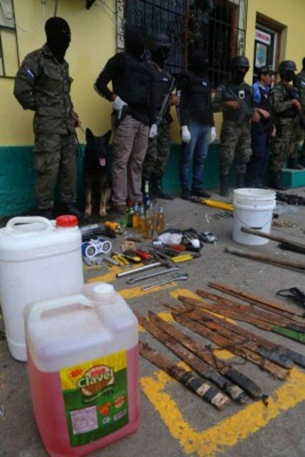 En el arsenal estaban 438 proyectiles calibre 40 mm.