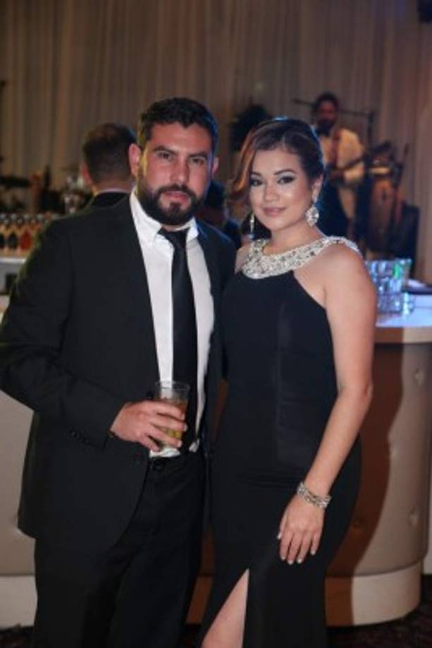 Dennis y Alejandra Moreno.