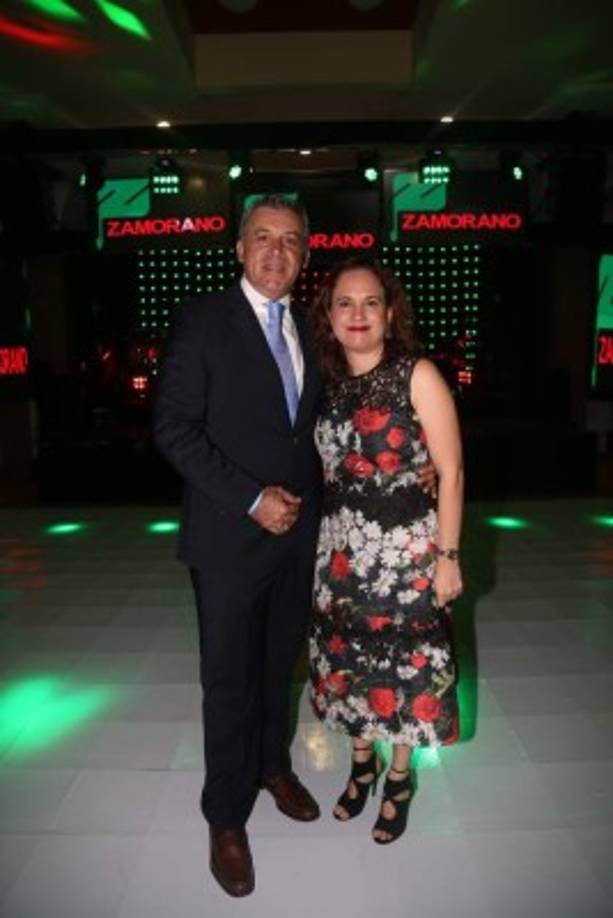 Víctor Galdámez y Fernanda Pesantes.