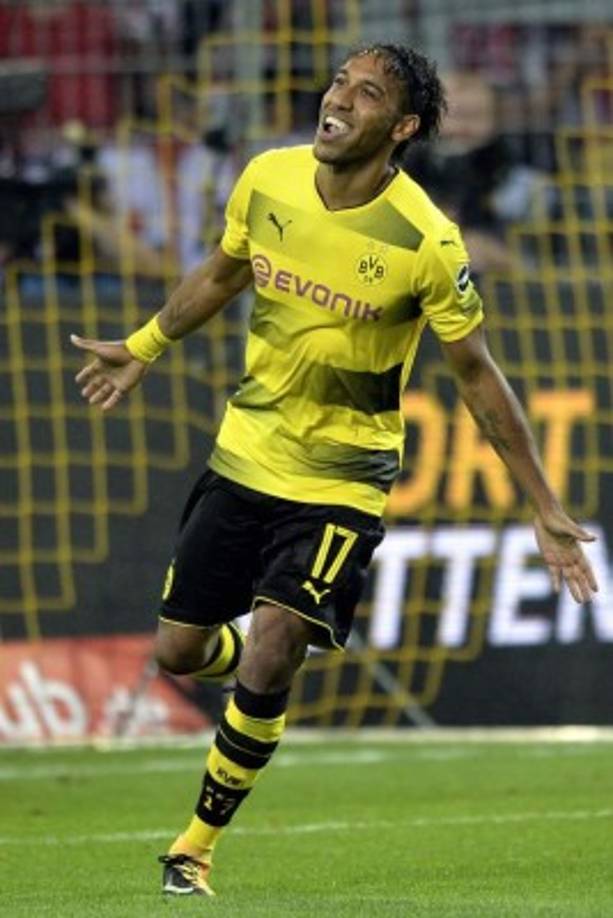 Según La Gazzetta dello Sport, el Milan tiene a Pierre-Emerick como favorito para incorporarse al club rossonero. Si falla la opción del gabonés, se manejan otros cinco nombres: Belotti, Diego Costa, Falcao, Ibrahimovic y Kalinic, al margen de otro posible delantero por el cual el Milan esté trabajando en la sombra.