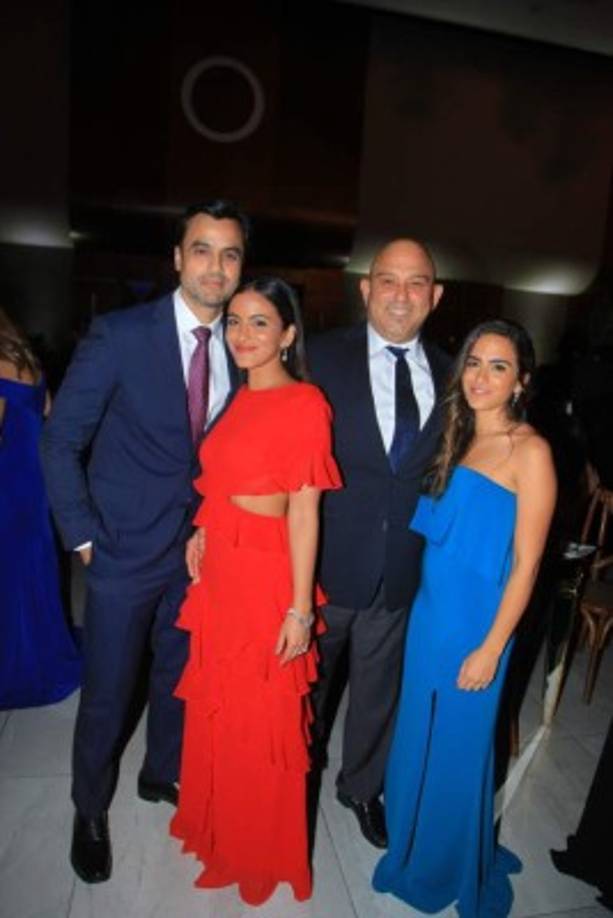 Carlos y Sabrine Moreira con Guillermo y Camille Mahchi.