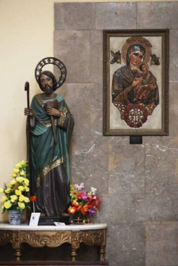 Sambo restauró las 14 estaciones del viacrucis.