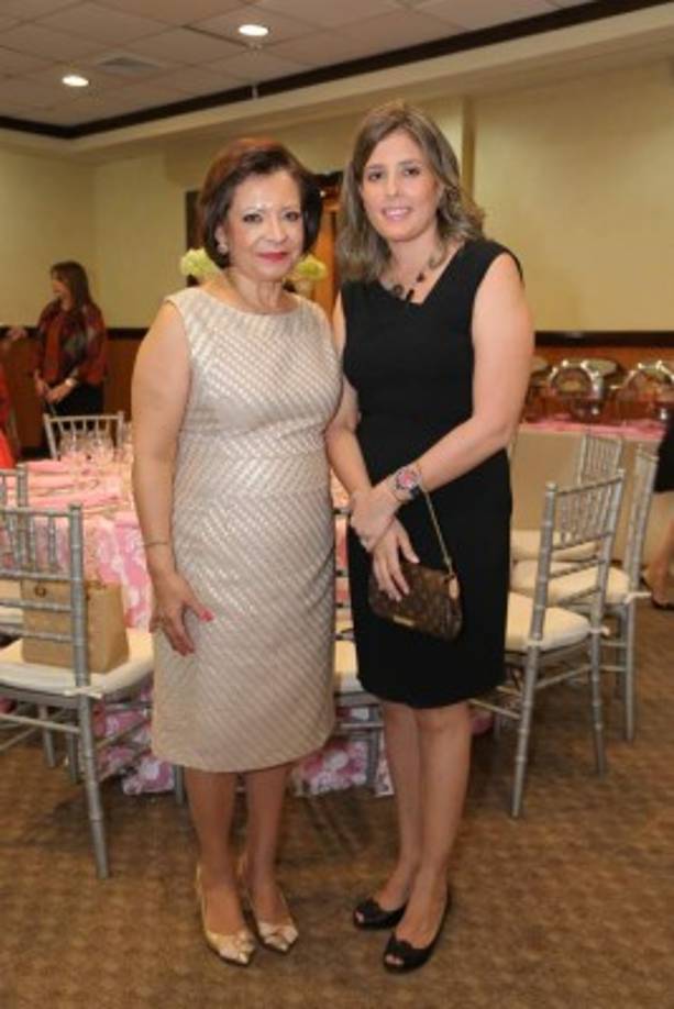 María Cristina Handal y Alejandra Hall.