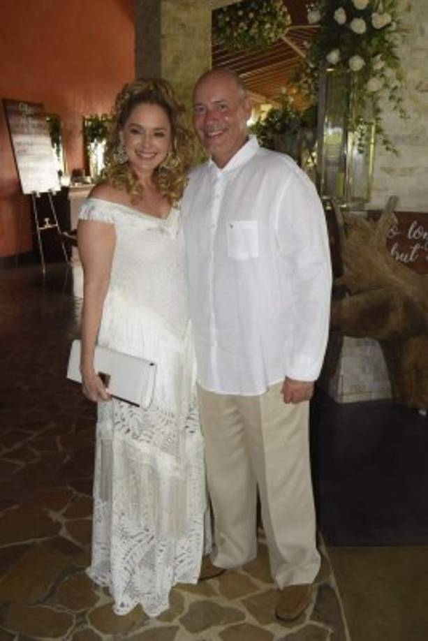 Betsy y Enrique Heggenbart.