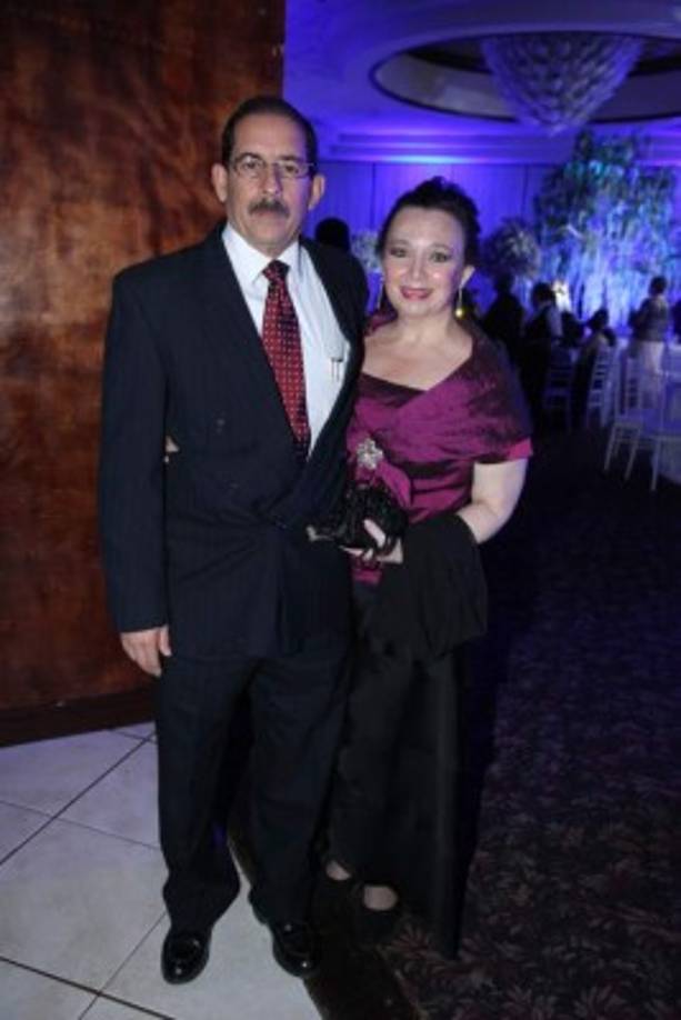 Roberto y Martha Calderón.