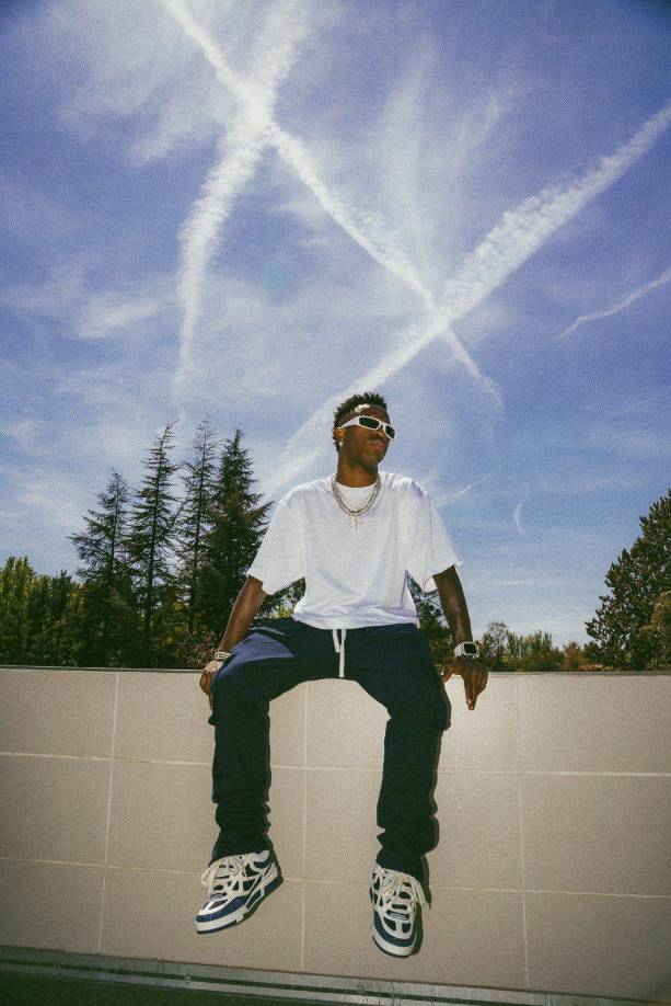 El Real Madrid está hablando con Vinícius y entorno para encontrar una estrategia de defensa sobre el futbolista.