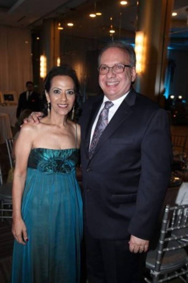 Lorette y Victor Kawas.