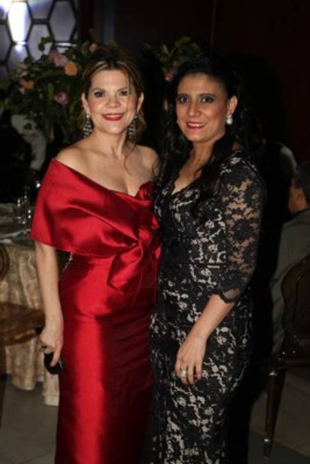 Ismenia Granado y Patricia Paz.