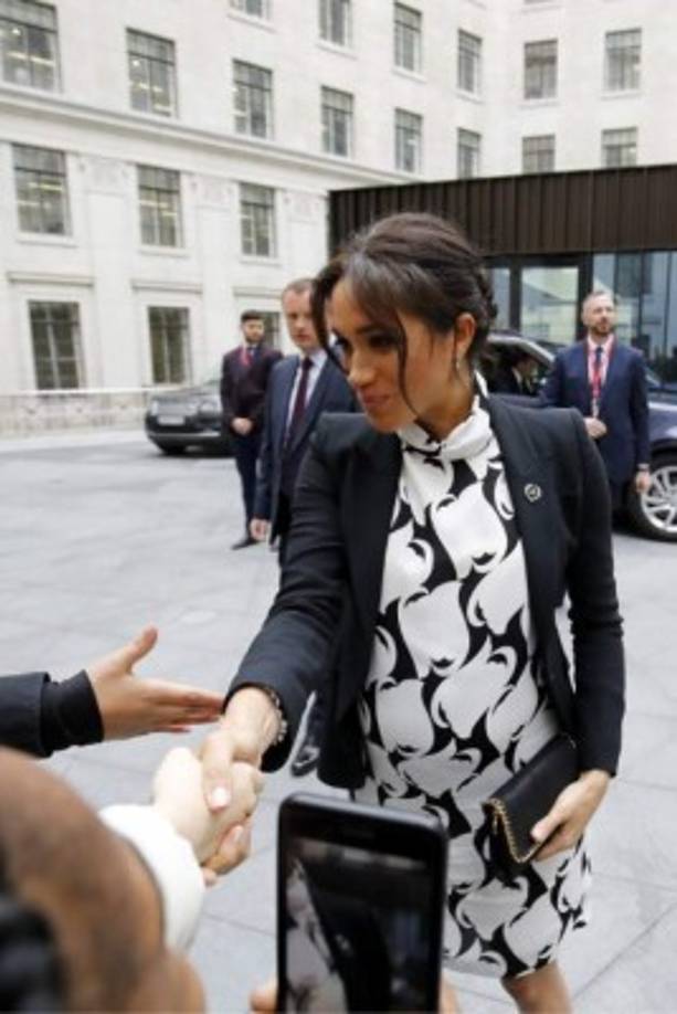 El evento de este viernes, organizado en el King's College de Londres , fue diseñado para reunir a un panel especial de líderes y activistas femeninas para discutir algunos de los obstáculos que enfrentan las mujeres hoy en día.<br/><br/>