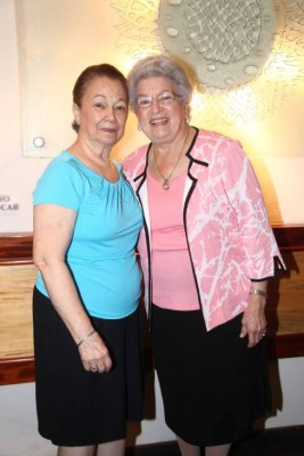 Martha Valenzuela y Martha Larach de Canahuati.