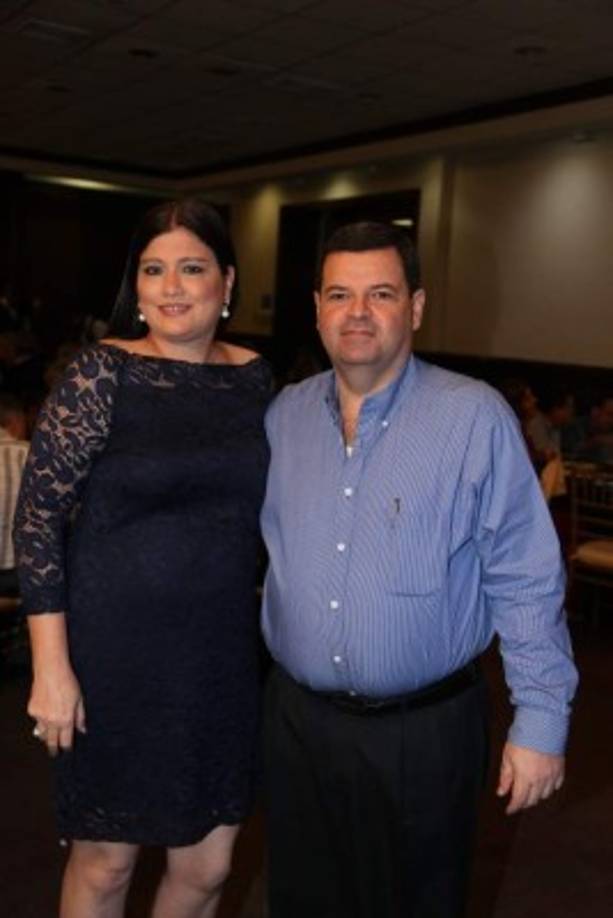 Mónica y Allan Wolozny .