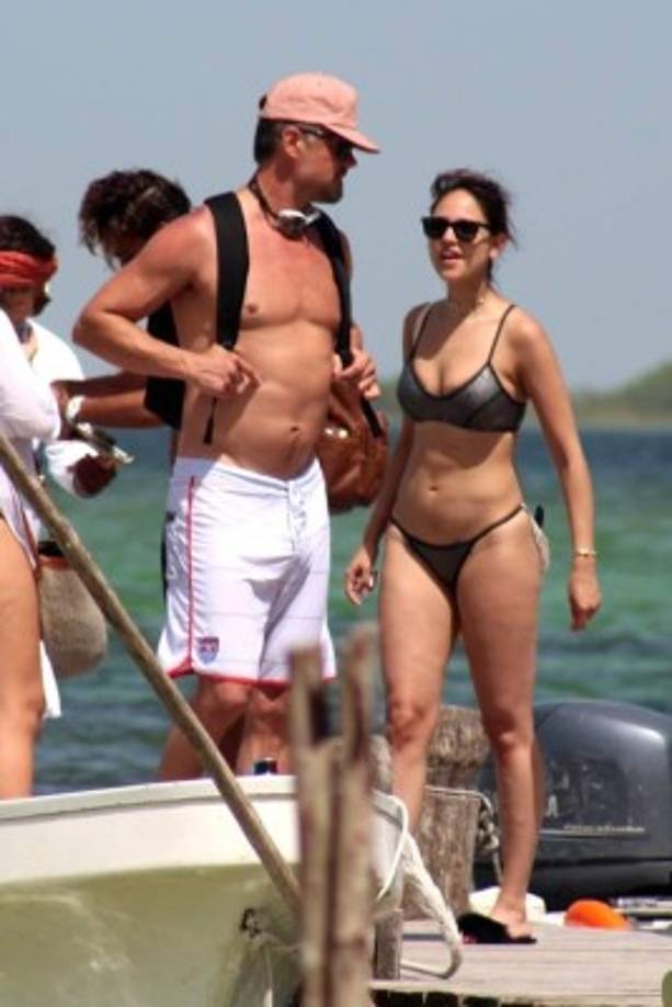 Eiza González y Josh Duhamel<br/><br/>Meses después de que se desataron los rumores de un supuesto romance, los actores han hecho varias<br/>apariciones públicas, siendo la última mientras pasan en México la semana pasada.