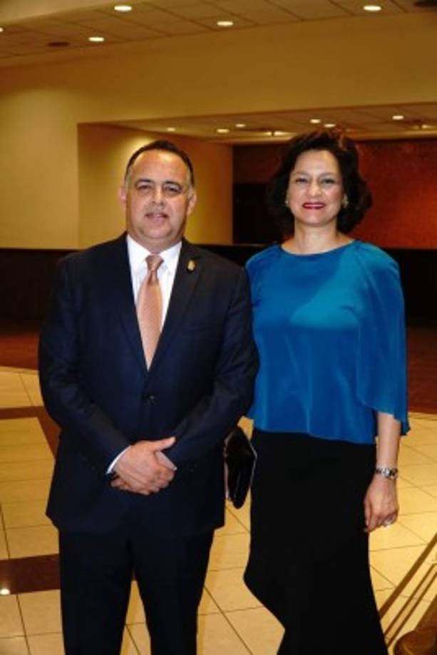 Armando y Karen Calidonio.