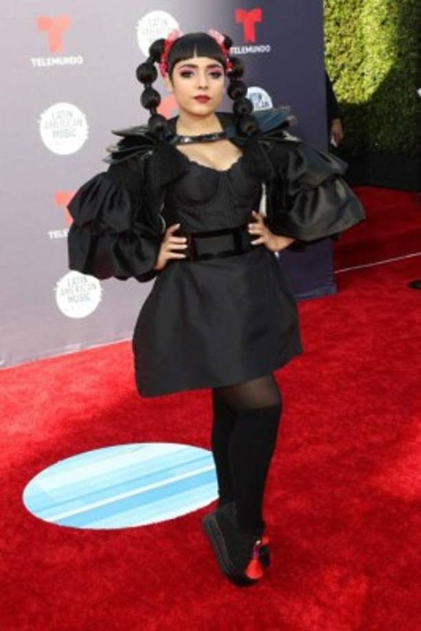 La cantante dominicana Jarina De Marco llegó lista para fiesta de Halloween.