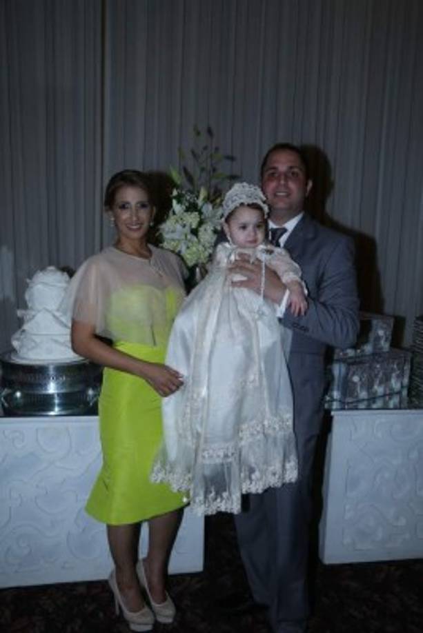 Ivette y Elías Ganineh con su hermoso bebé Elías Enrique Ganineh Mallof, el nuevo cristiano.