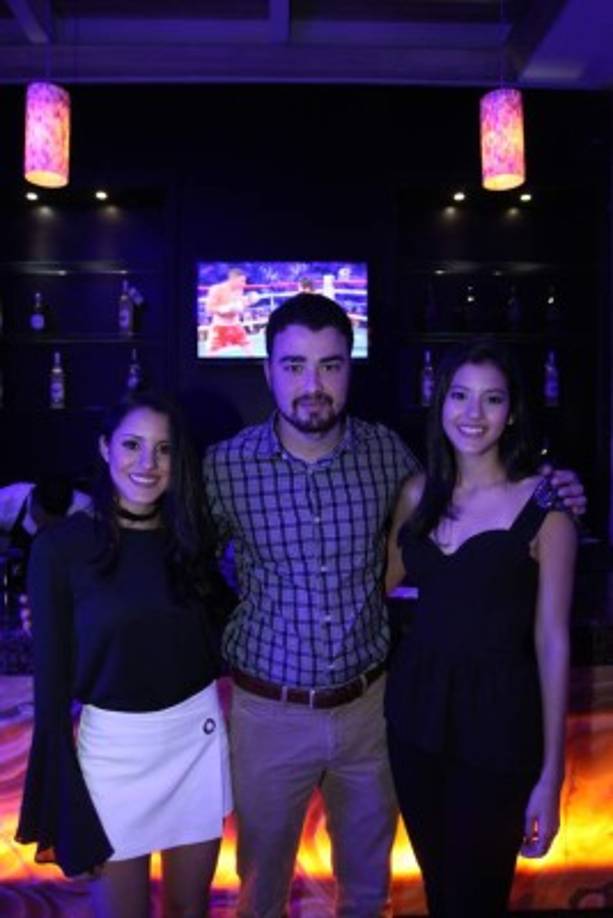 Isabel Bendaña , Constantino Barletta e Irene Bendaña.