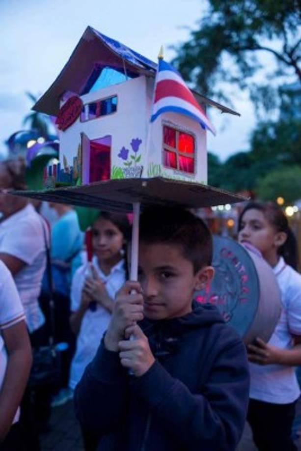 Costa Rica: ¡Que viva el 15 de Setiembre! ¡Que viva Costa Rica! Expresó en su cuenta de Twitter el presidente de Costa Rica Guillermo Solís. (Foto: Twitter de Solís)<br/>