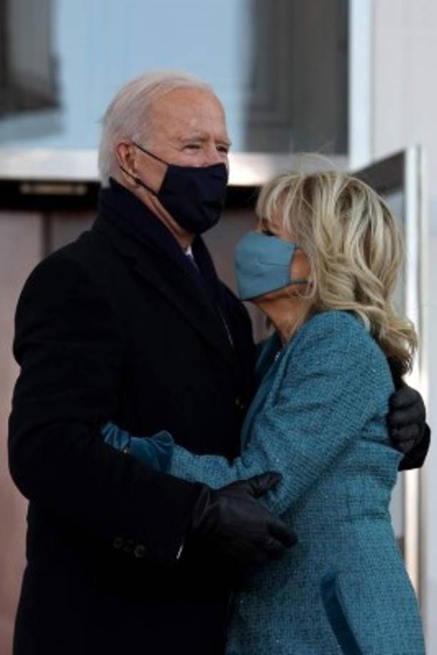 Similar ha sido el esfuerzo en el ascenso de la carrera política. En 1998 y 2008 consiguió alcanzar la vicepresidencia durante ocho años con el expresidente Barack Obama.