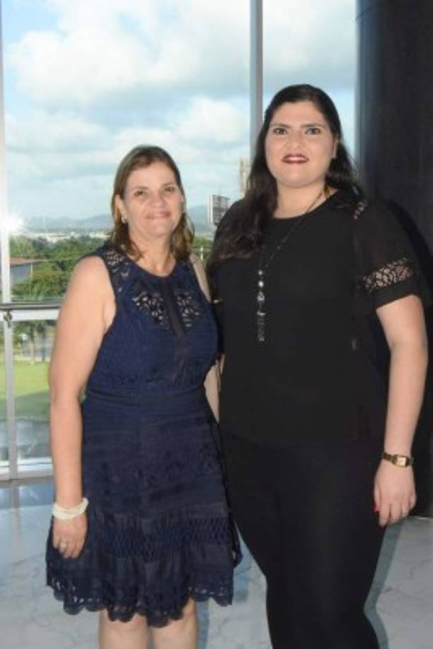 Soad y Regina Handal.