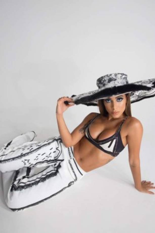 El nuevo álbum llegará de la mano de Warner Records, compañía con la que la artista firmó contrato este año y con la que busca proyectarse más internacionalmente.