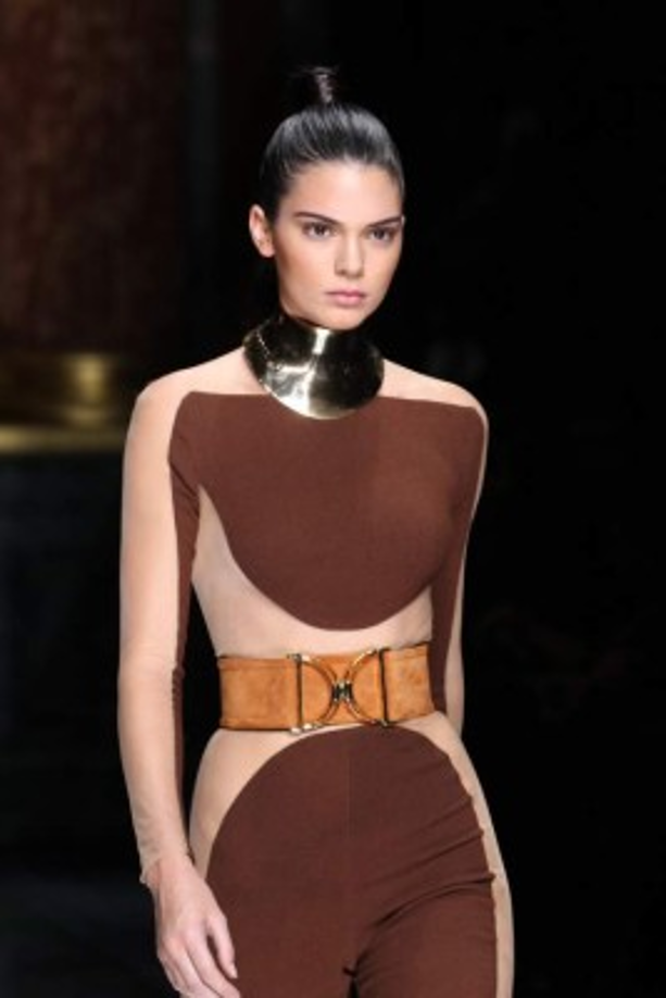 El año pasado Kendall anunció en sus redes sociales que había sido elegida como la nueva cara de Estée Lauder, lo que llevó a que la marca ganara más de 50,000 seguidores en Instagram.