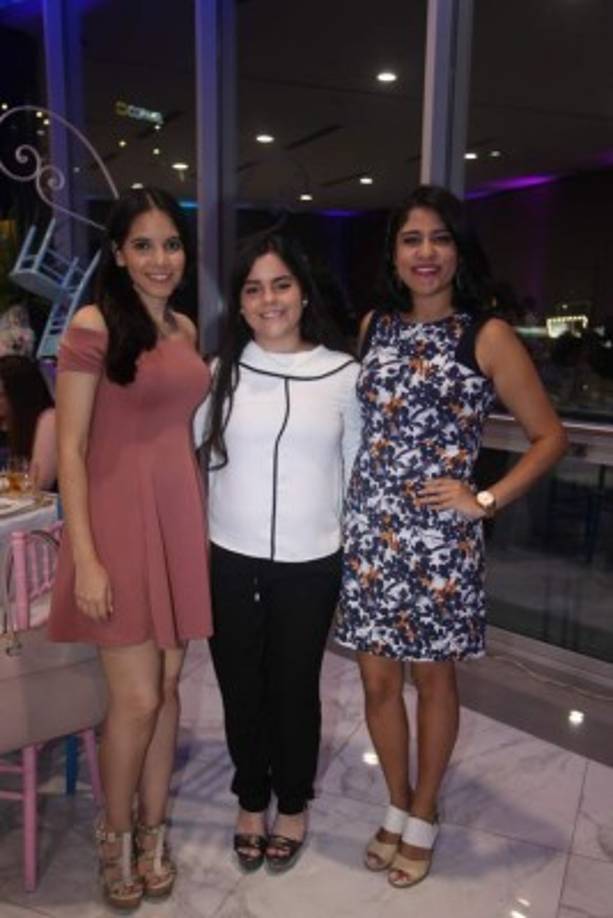 Jenny Arita, Diana Tróchez y Cecilia Yesca.