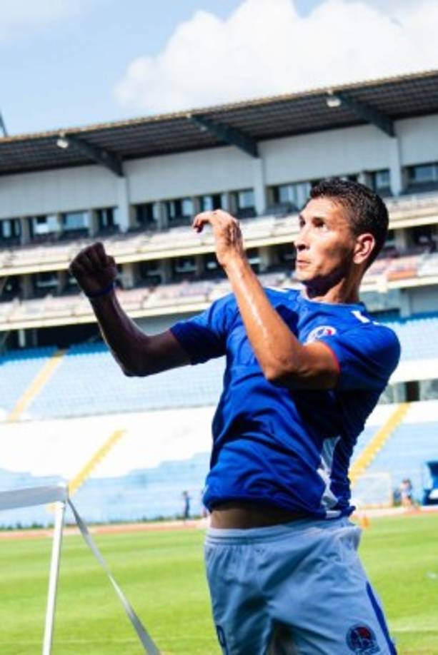 Johnny Leverón - El zurdo será el acompañante de Jonathan Paz en la zona central de la defensa del Olimpia.