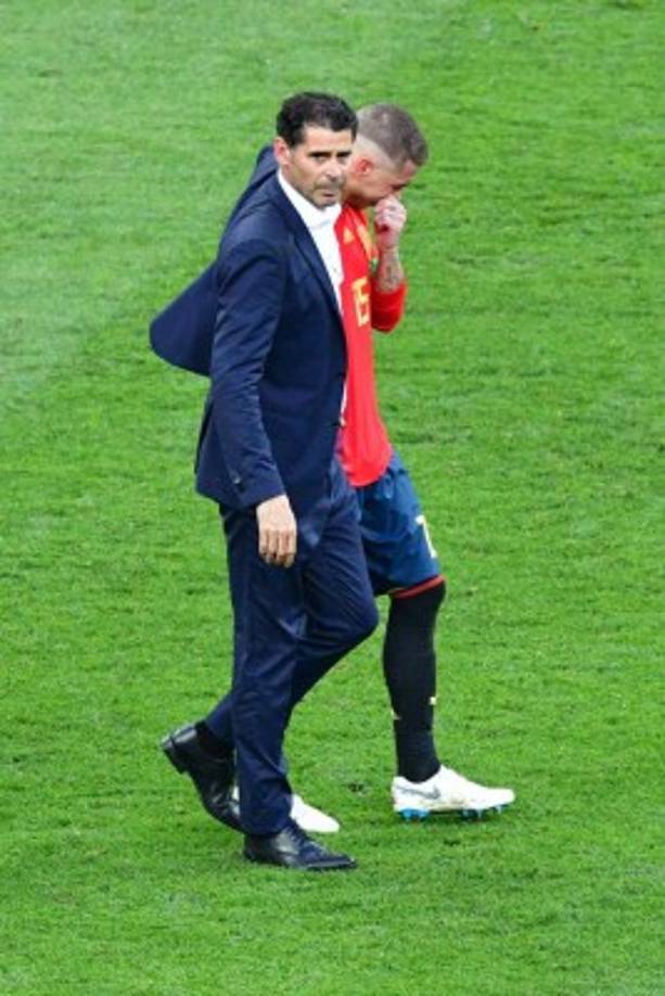 Fernando Hierro fue a darle aliento a Sergio Ramos.