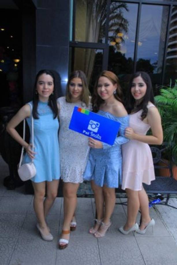 Elena Laínez, Valeria Prego, Michelle Valladares y María Coello.