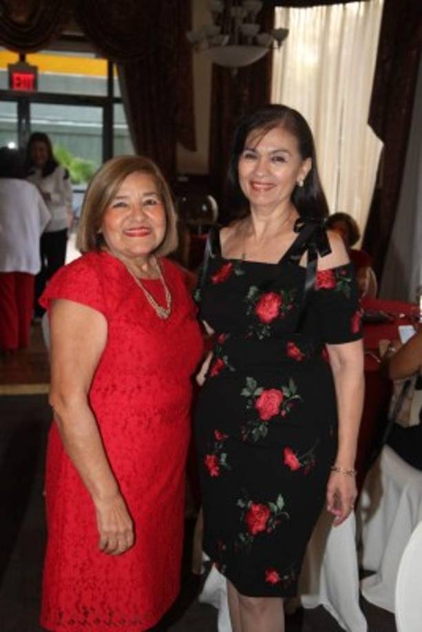 Diana Funes y Rita Handal.