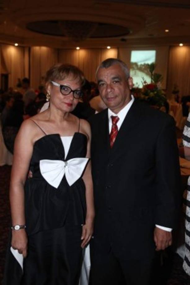 Sandra y Mario Acevedo.