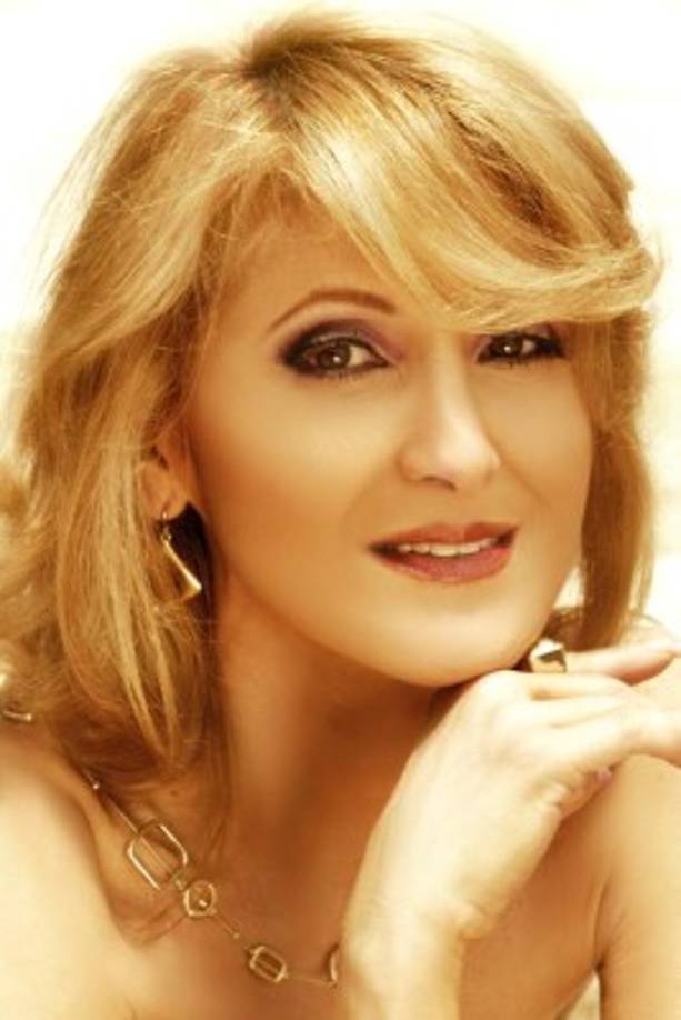 La actriz de 60 años ha cosechado una gran carrera en el mundo de la actuación ya que comenzó desde 1982 en la serie de televisión Cachún cachún ra ra!