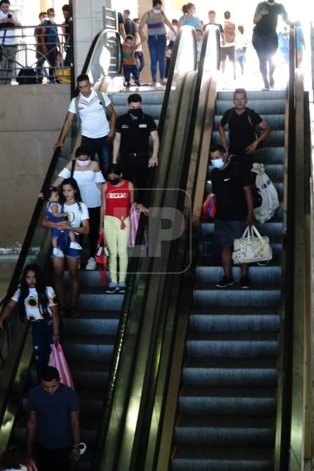 La gran mayoría de los que circularon por la gran terminal dijeron que visitarían a sus seres queridos en el interior del país.